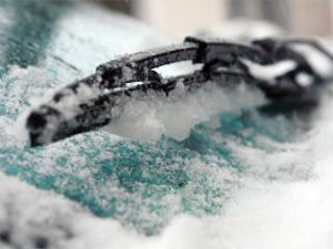 wiper-blades-in-cold-and-ice